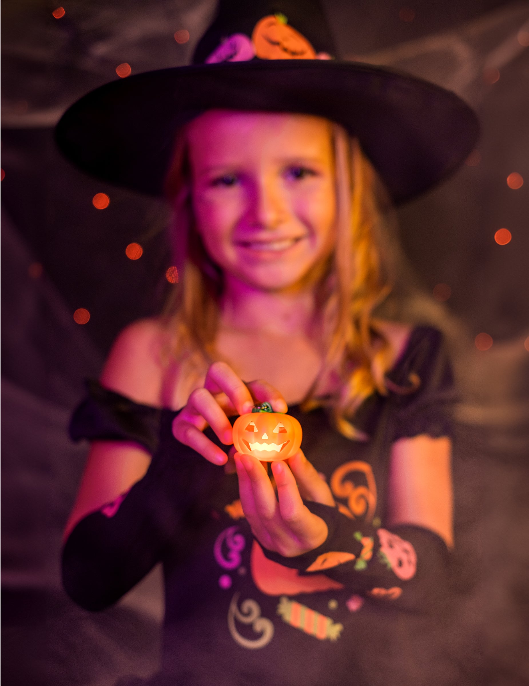 Mise en scène halloween du porte clé citrouille