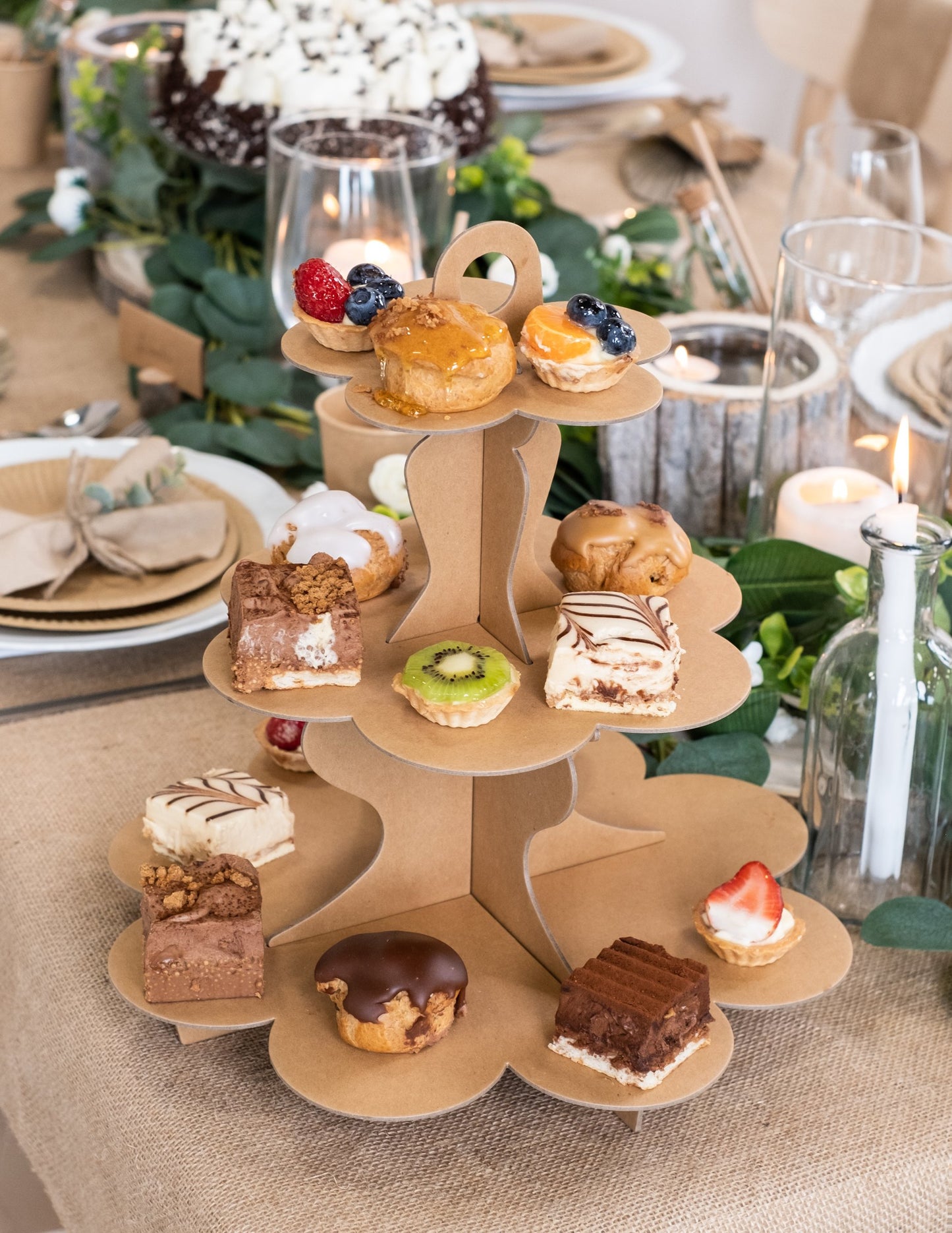 3-етажна стойка за мъфини от крафт картон