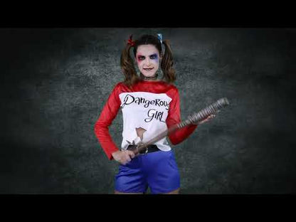 Опасна маскирана момиче жена