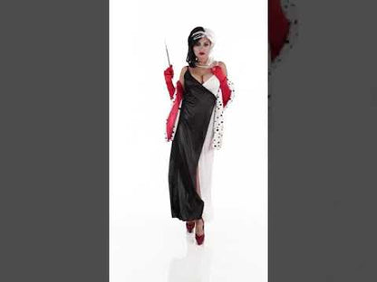 Демонична жена прикрива жена