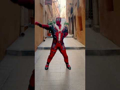 Луксозен Deadpool прикрива 2 възрастни