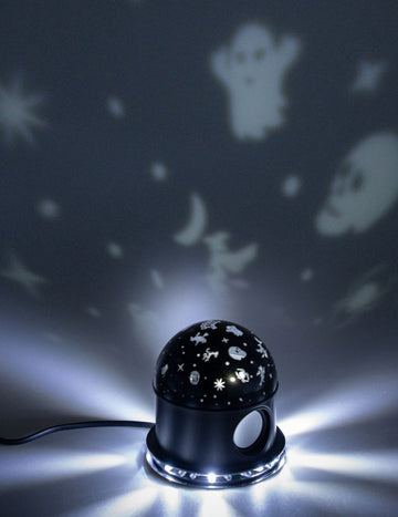 Хелоуински проектор със своята