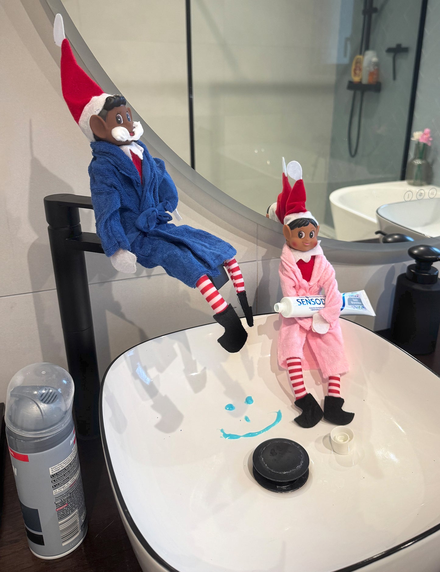 Син халат за палава кукла елф