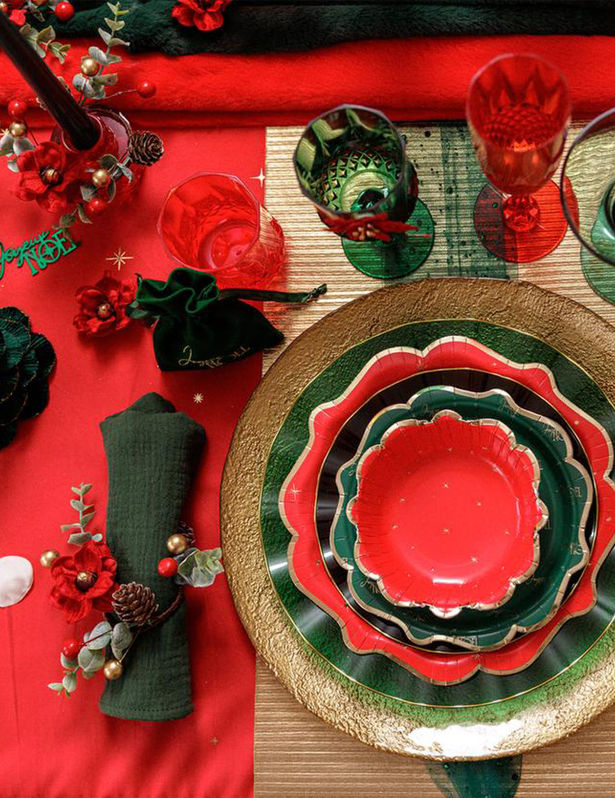 Rond de serviette Élégance velours rouge vert et or 13 cm