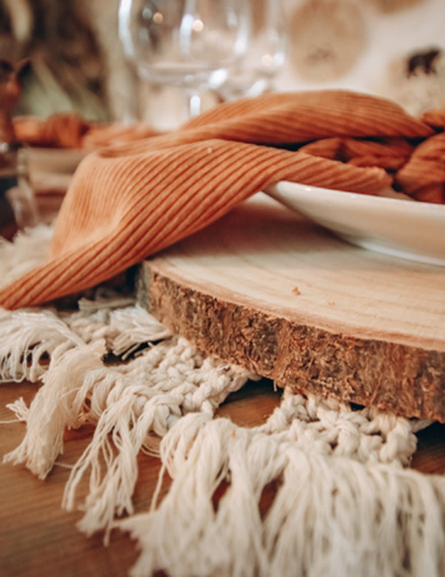 Дървени трупи от естествена дървесина 28 до 33 cm за централен елемент