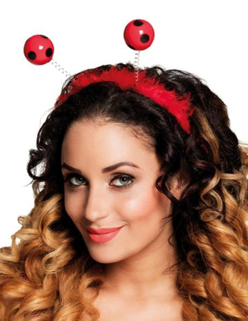 Vue de face du serre-tête coccinelle