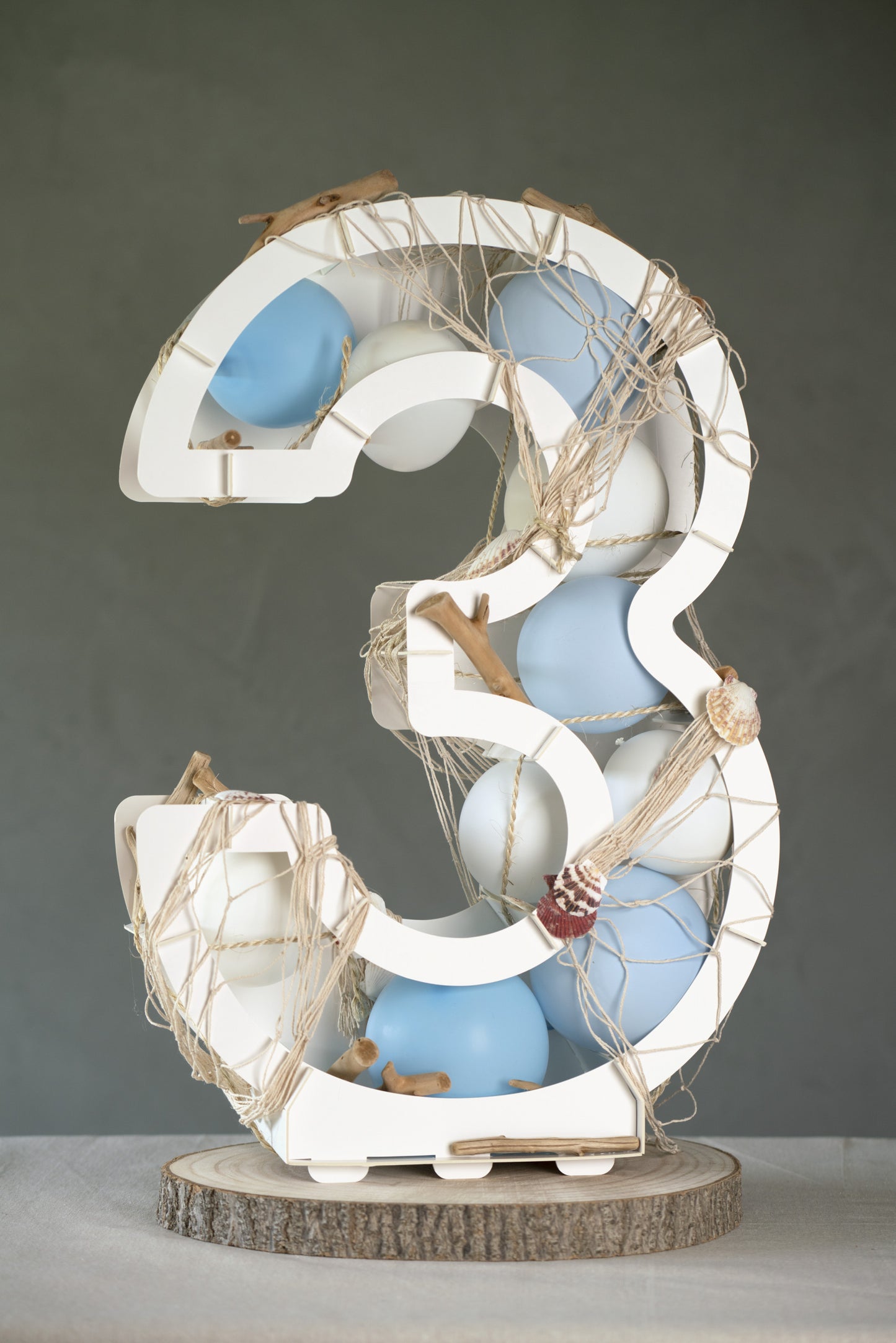 Структура на бялата фигура за 64 см балони