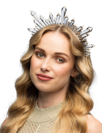 Тиара, украсена с прозрачни кристали