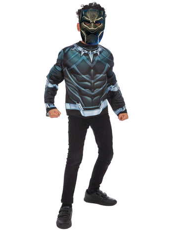 Най -отгоре с маска за черна пантера